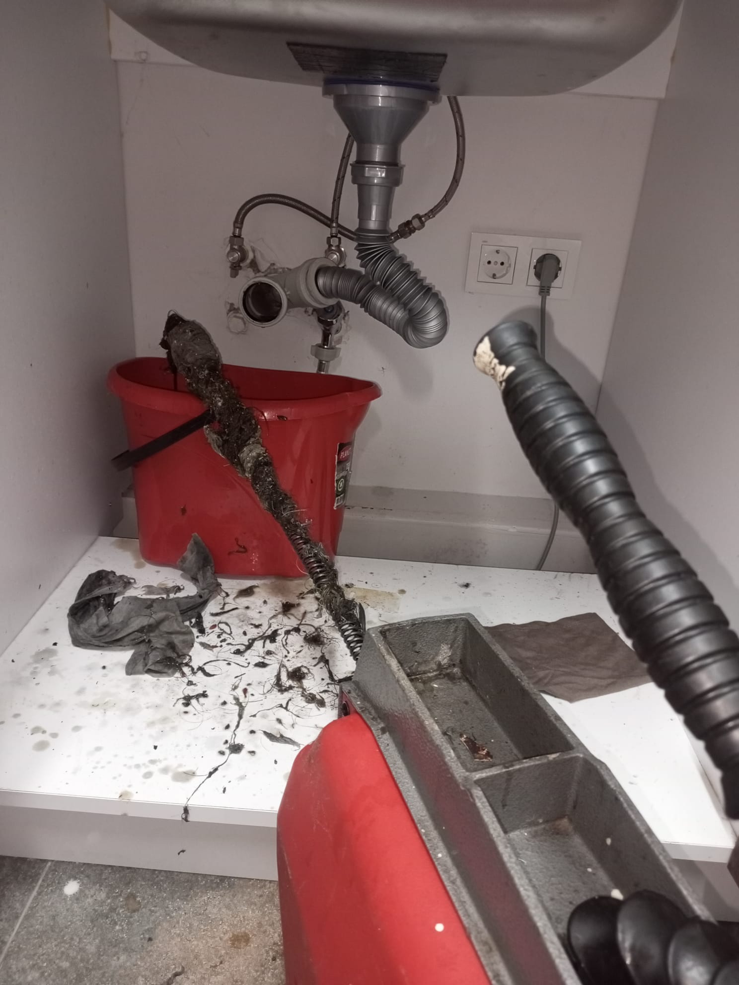 Gebze'de robotla lavabo gider tıkanıklığı açma